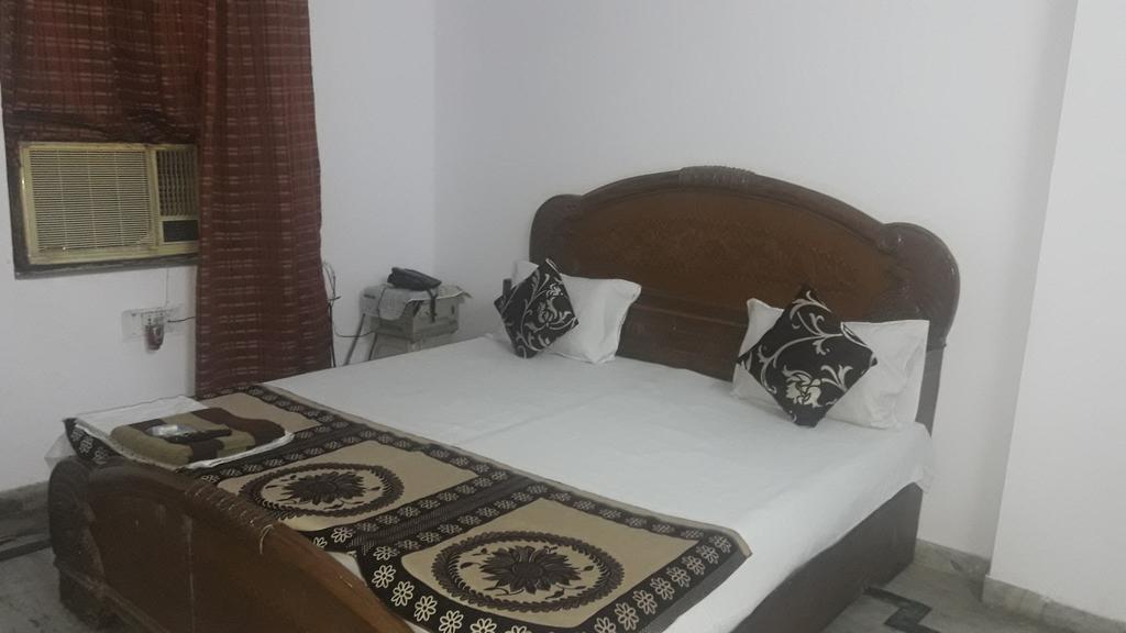Oyo Rajdhani Guest House Faridabad Exterior foto